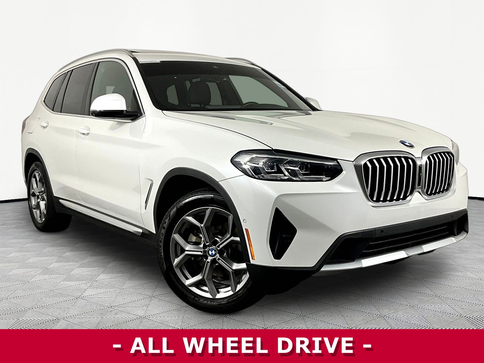 Used 2024 BMW X3 xDrive30i w/ Premium Package AWD/4WD image 3