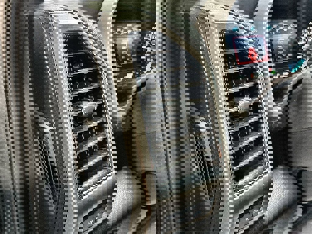 Used 2019 Ford F150 Lariat image 15