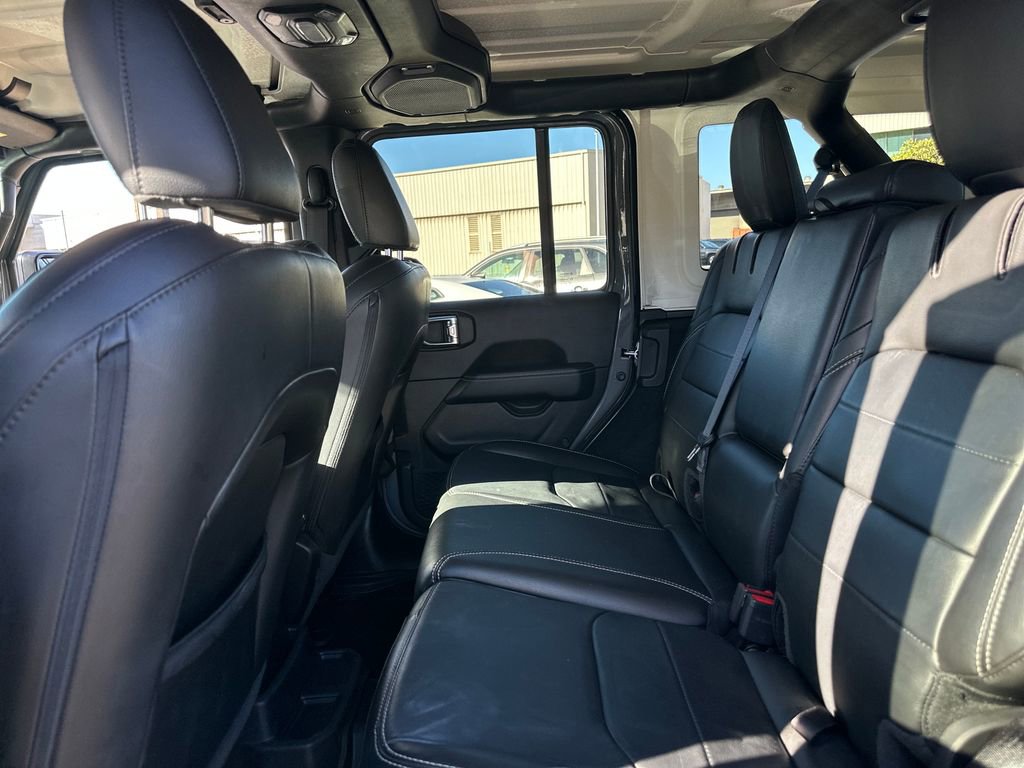 Used 2023 Jeep Wrangler Unlimited Sahara image 15