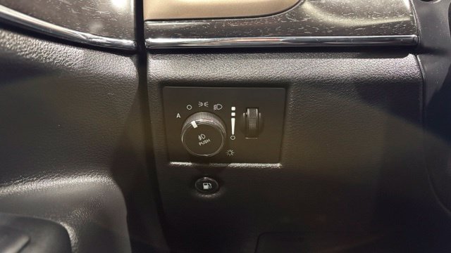 Used 2017 Jeep Grand Cherokee Limited AWD/4WD image 34