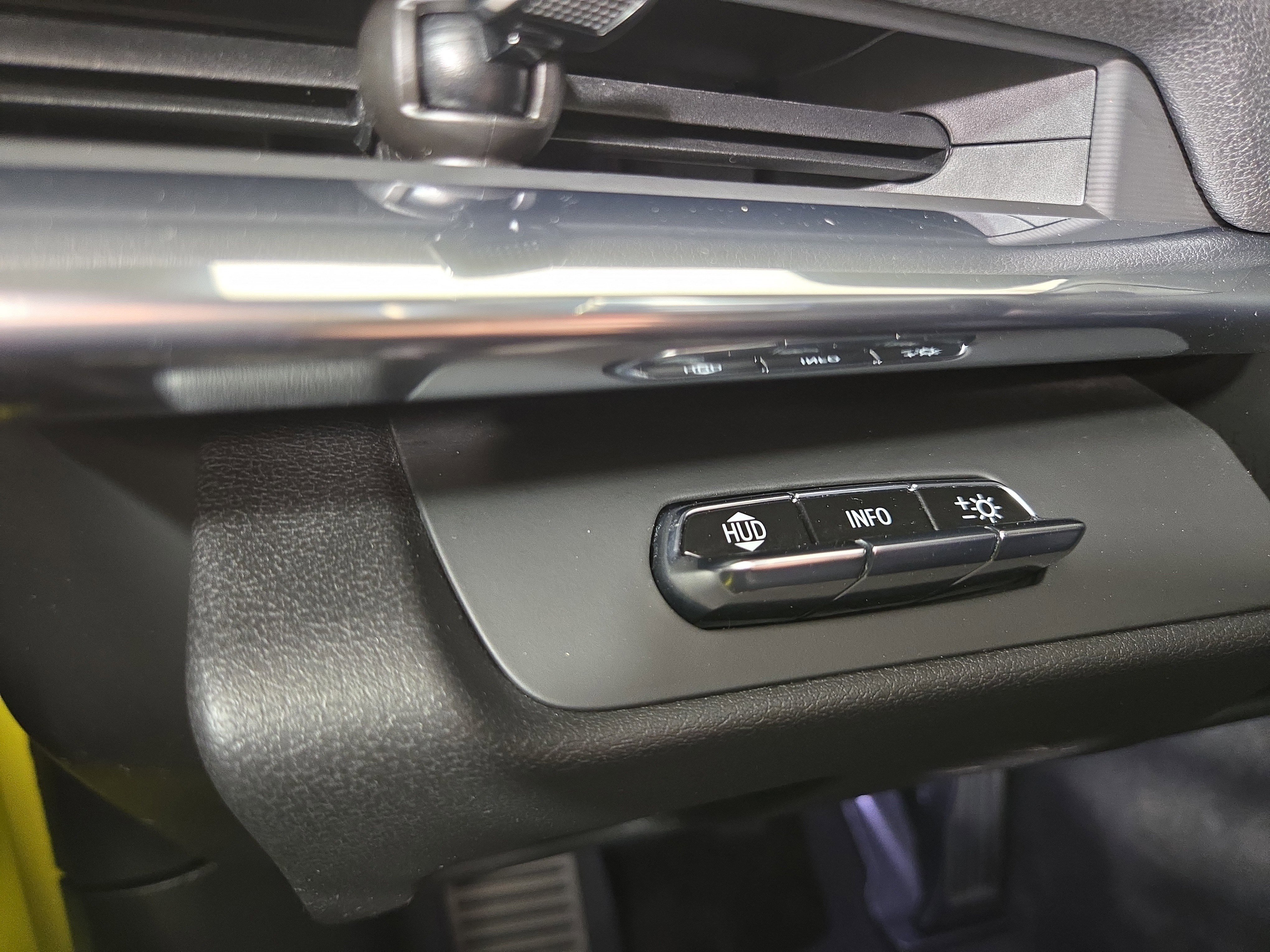 Certified 2020 Chevrolet Corvette Stingray Preferred Cpe w/ 2LT Preferred Equipment Group image 28