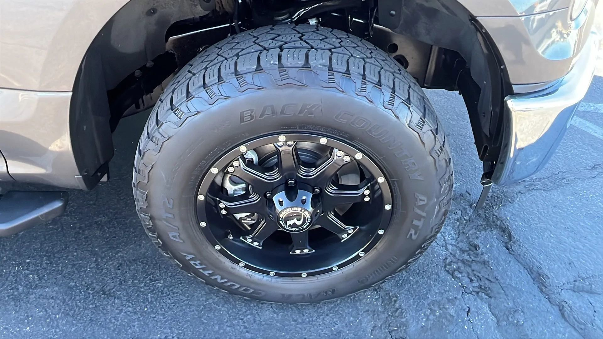 Used 2017 Ford F150 XLT w/ Equipment Group 302A Luxury image 11