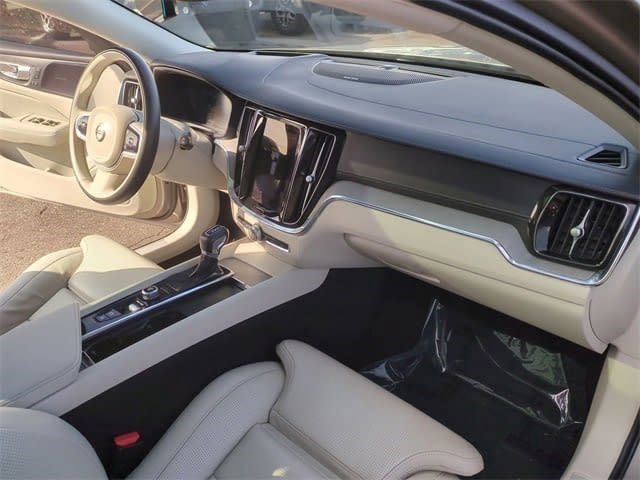 Used 2021 Volvo V60 T5 Cross Country w/ Lounge Package image 25