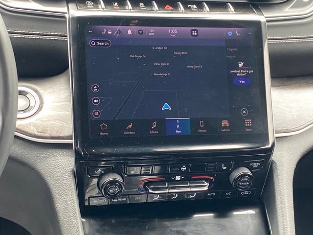 Used 2023 Jeep Grand Cherokee Limited AWD/4WD image 10