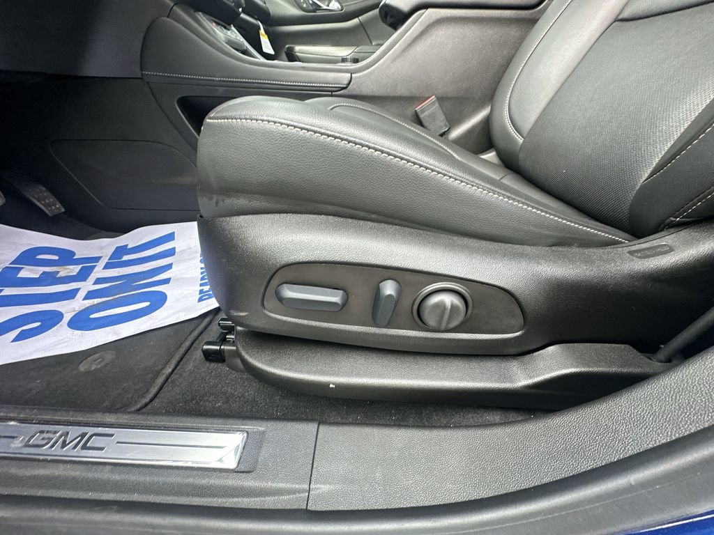 Used 2023 GMC Acadia SLT image 18