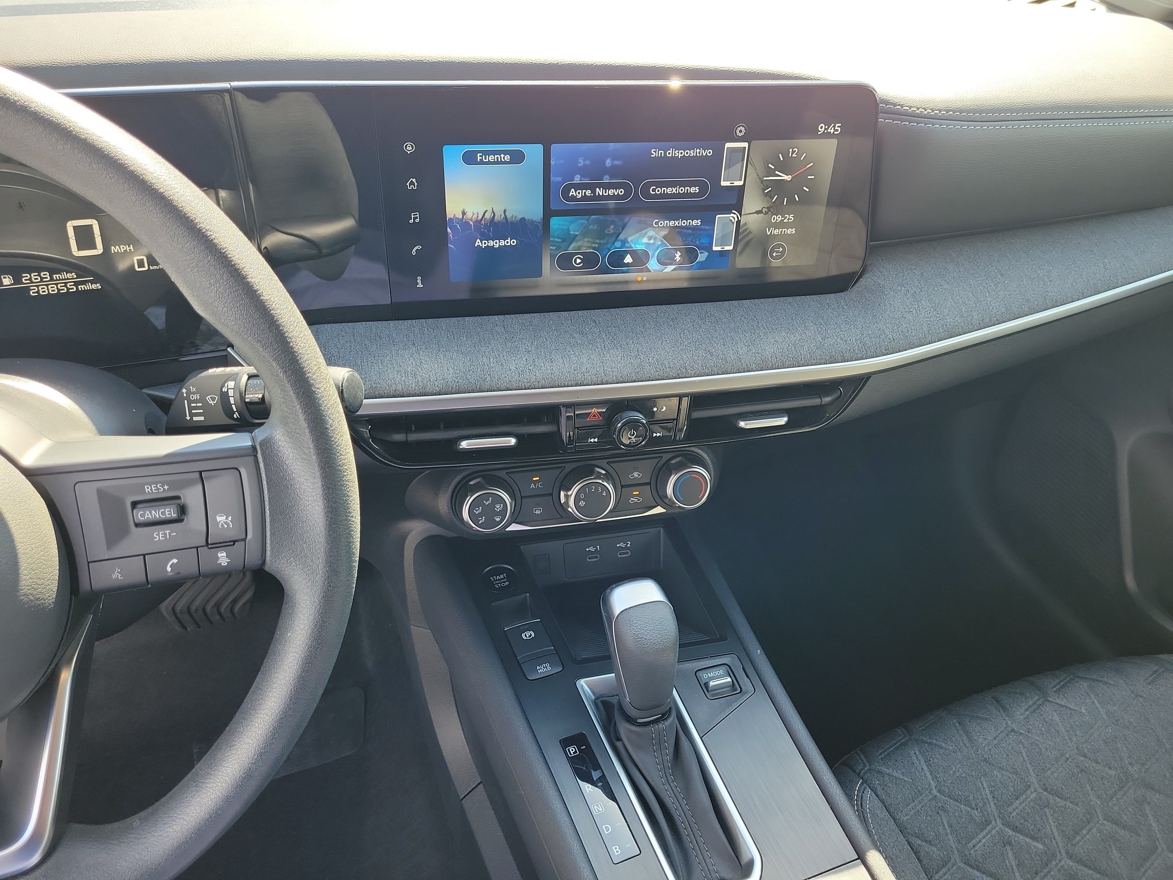 Certified 2025 Nissan Kicks SV FWD image 19