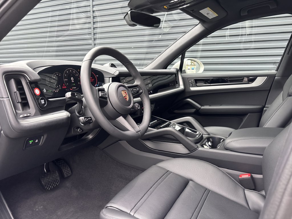 New 2026 Porsche Cayenne E-Hybrid AWD/4WD image 10