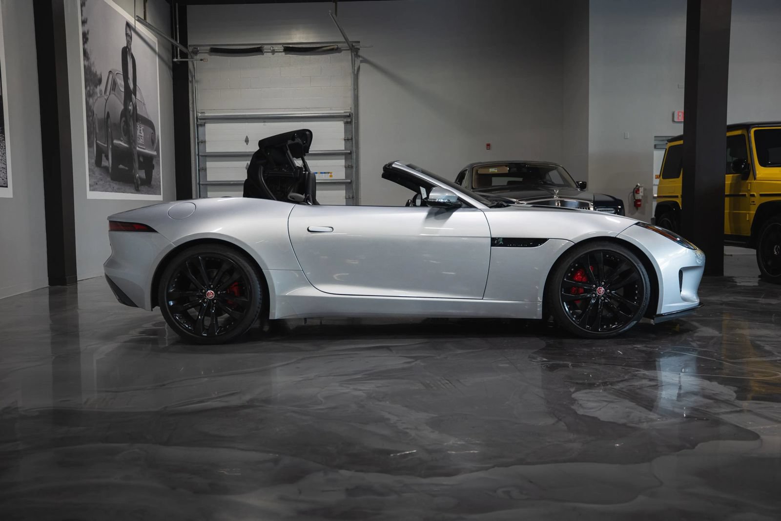 Used 2020 Jaguar F-TYPE Convertible RWD image 3