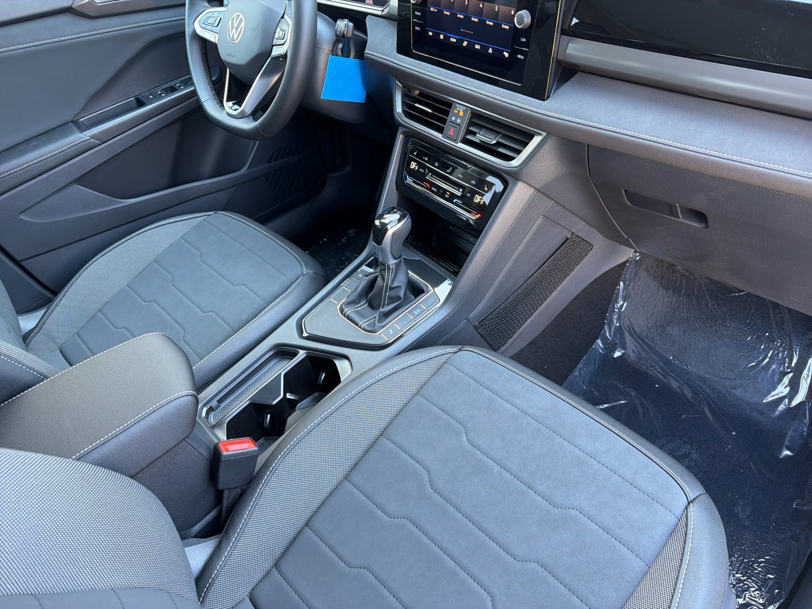 New 2027 Volkswagen Taos SE FWD image 16