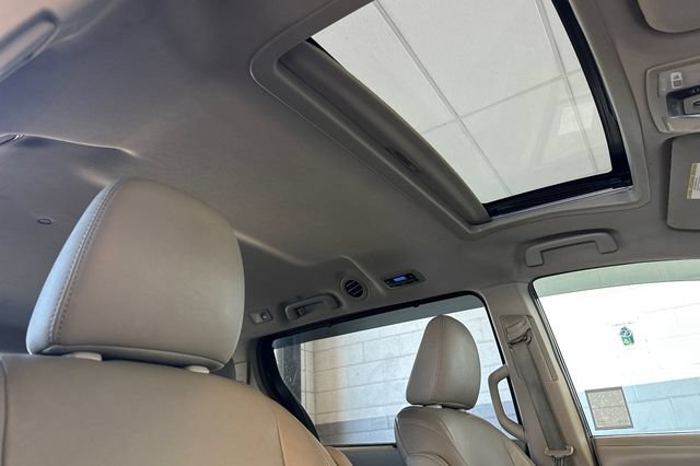 Used 2016 Toyota Sienna XLE w/ XLE Navigation Package FWD image 21