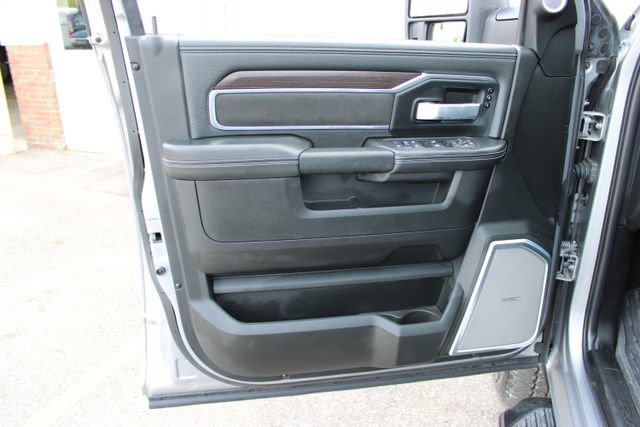 Used 2025 RAM 2500 Laramie AWD/4WD image 14