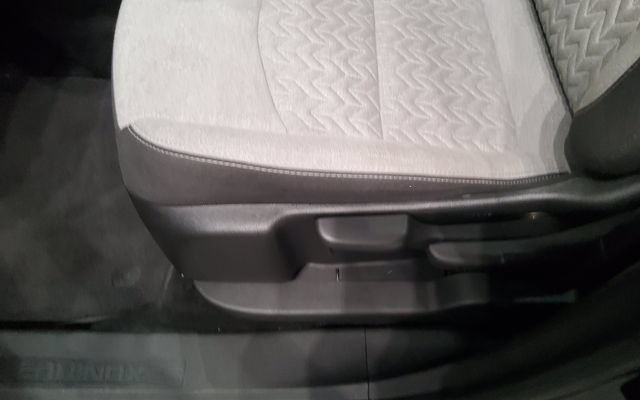 Used 2023 Chevrolet Equinox LS FWD image 27