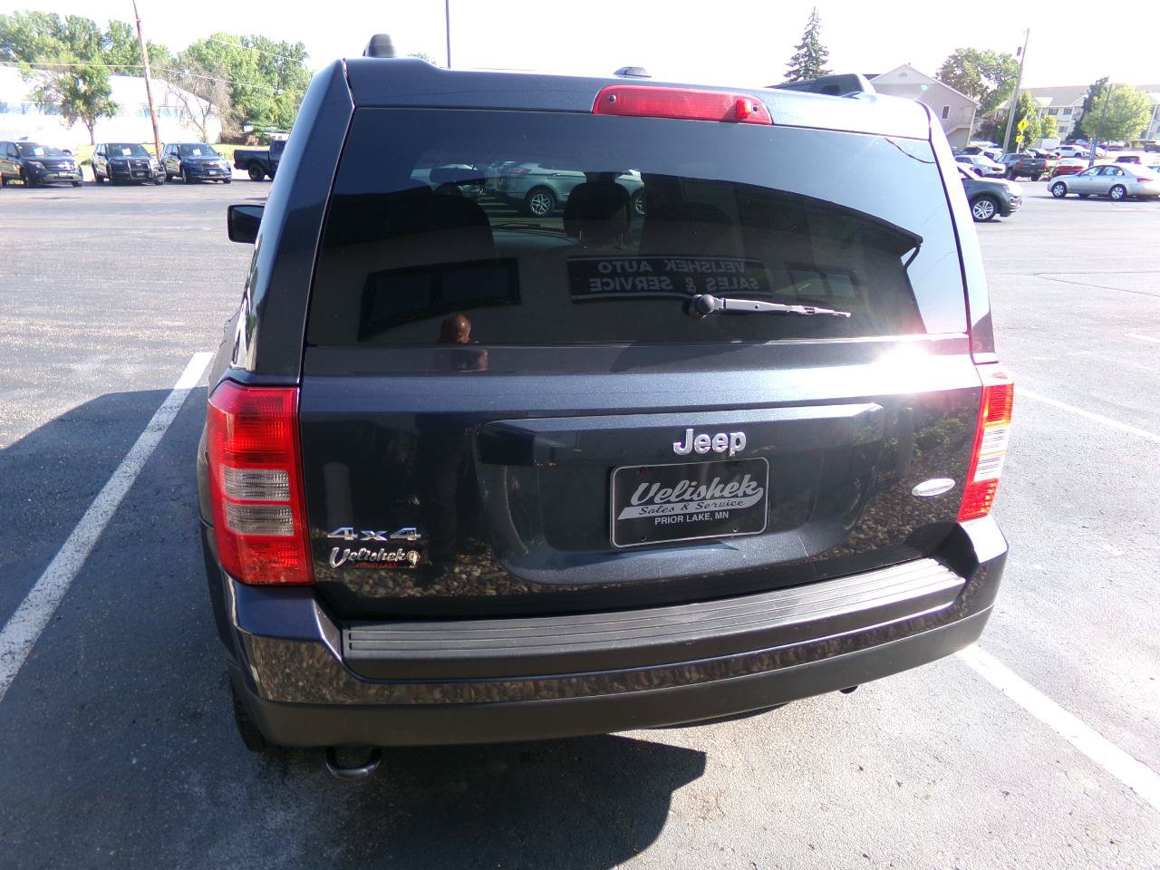 Used 2015 Jeep Patriot Latitude w/ All Weather Capability Group AWD/4WD image 4