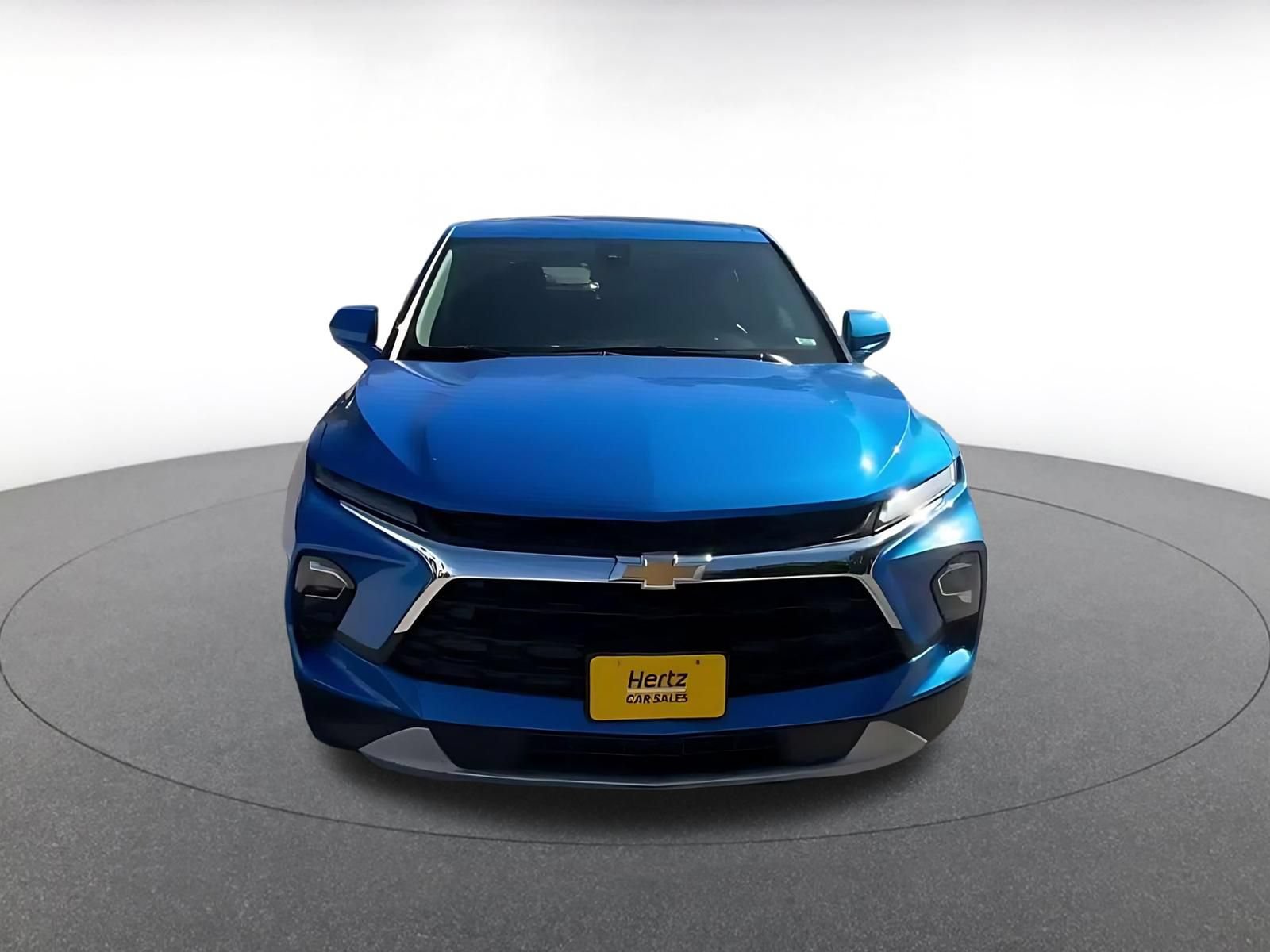 Used 2025 Chevrolet Blazer LT FWD image 4