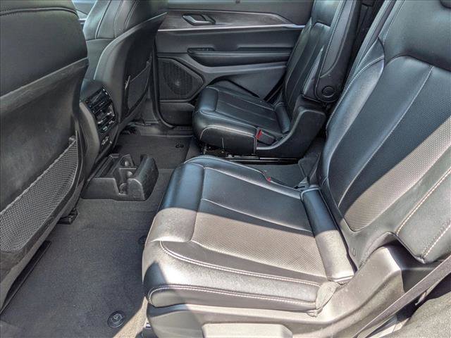Used 2024 Jeep Grand Cherokee L Limited w/ Luxury Tech Group II AWD/4WD image 18