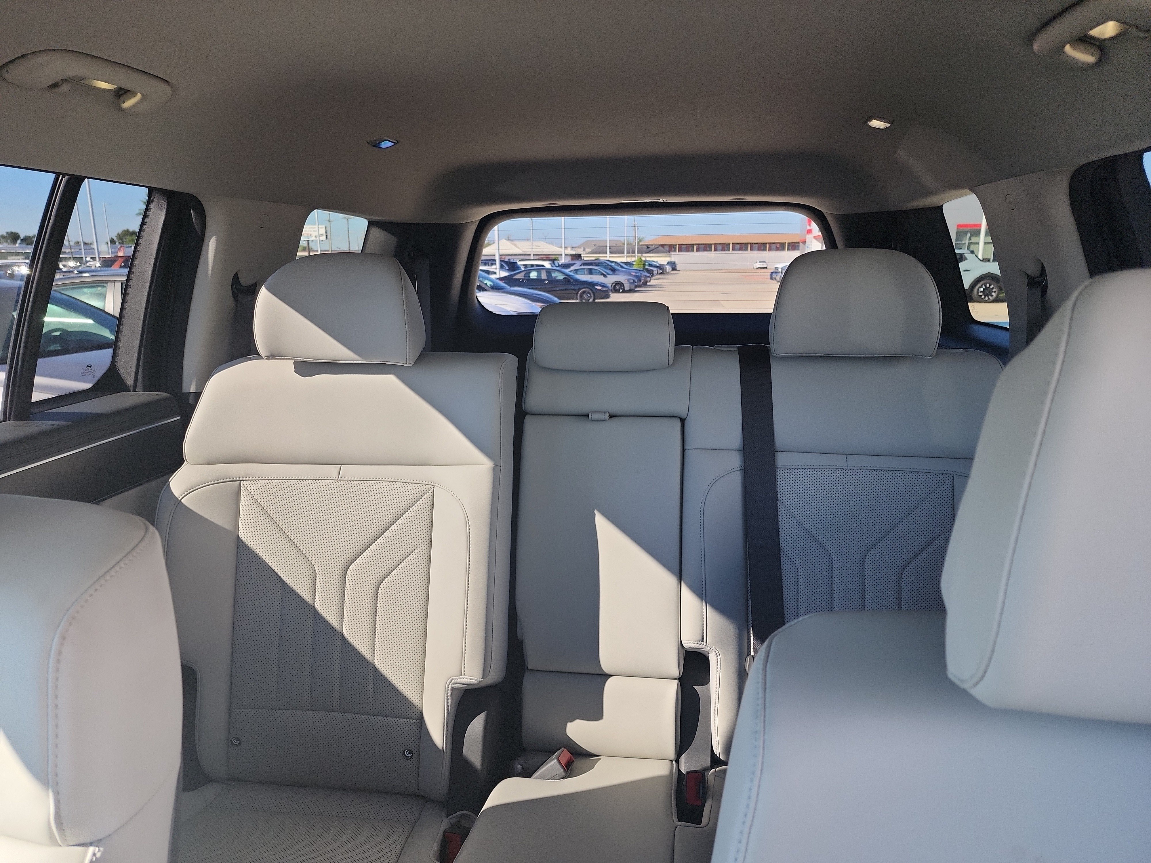 Used 2025 Hyundai Santa Fe SEL FWD image 19