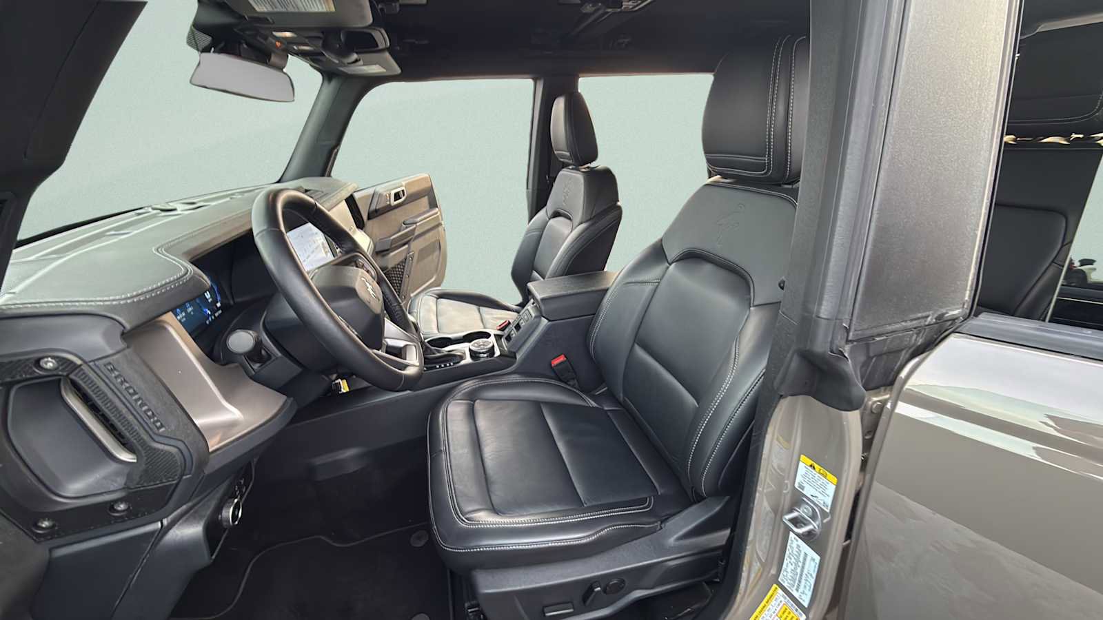 Used 2025 Ford Bronco Outer Banks image 38