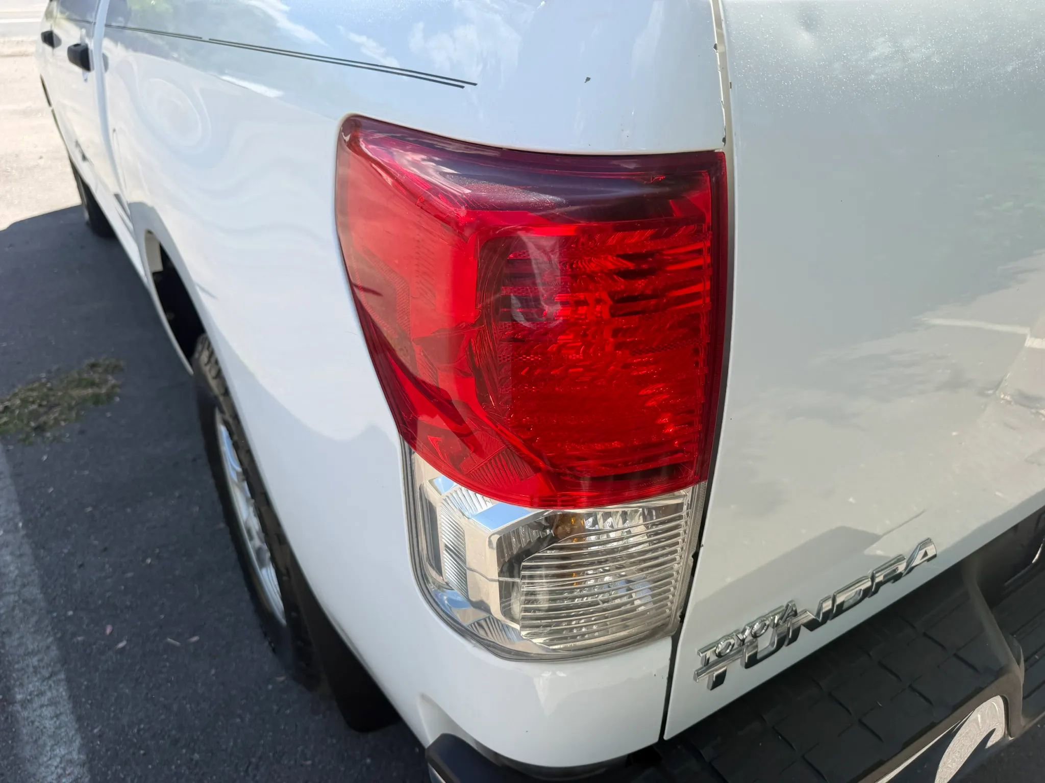 Used 2012 Toyota Tundra 4x4 CrewMax w/ Tow Pkg image 11