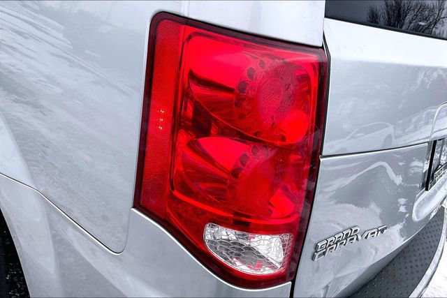 Used 2012 Dodge Grand Caravan SXT image 28