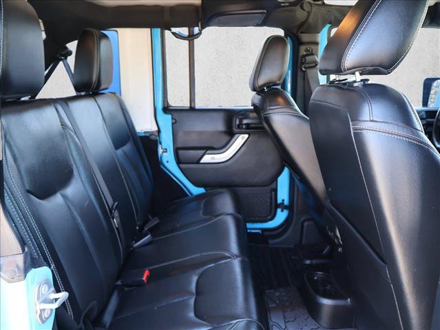 Used 2017 Jeep Wrangler Unlimited Sahara w/ Connectivity Group AWD/4WD image 23