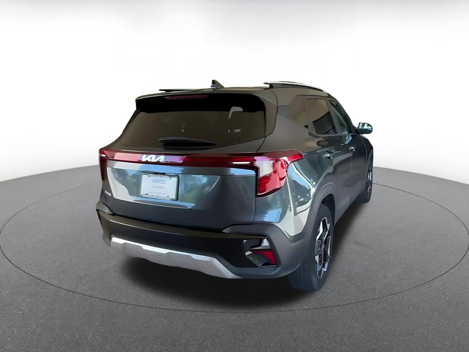 Used 2025 Kia Seltos S FWD image 14