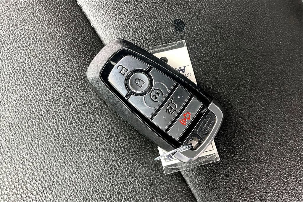 Used 2021 Ford Explorer XLT AWD/4WD image 6