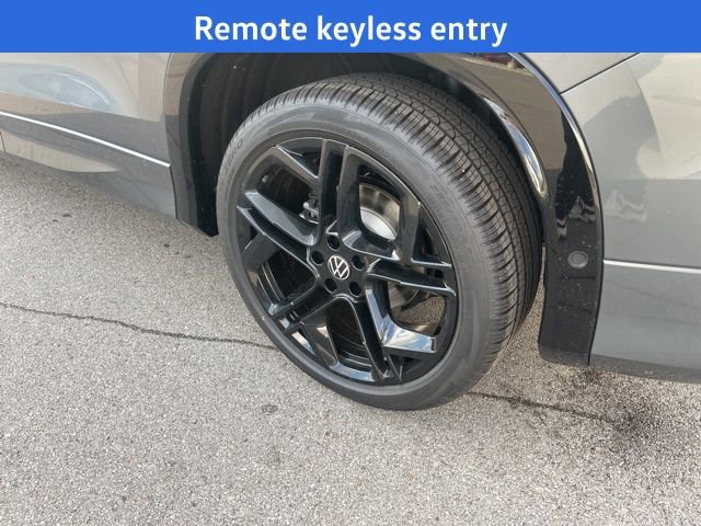 New 2026 Volkswagen Tiguan SE R-Line image 5