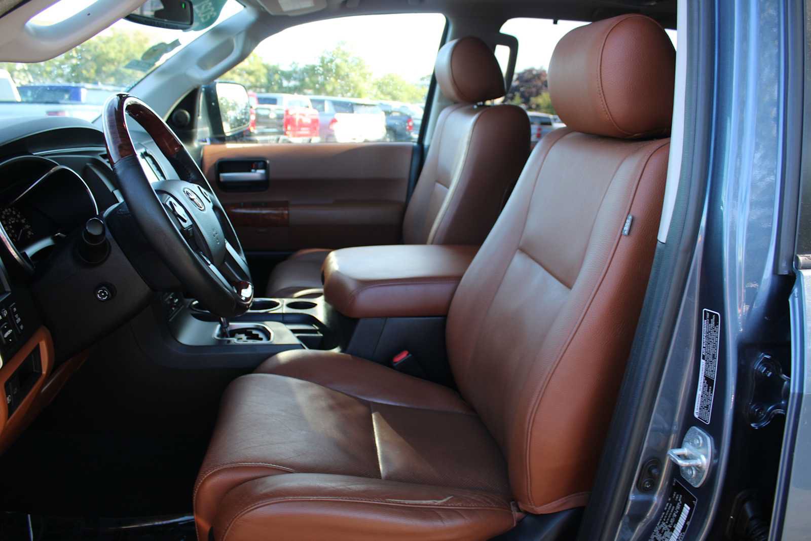Used 2021 Toyota Sequoia Platinum AWD/4WD image 9