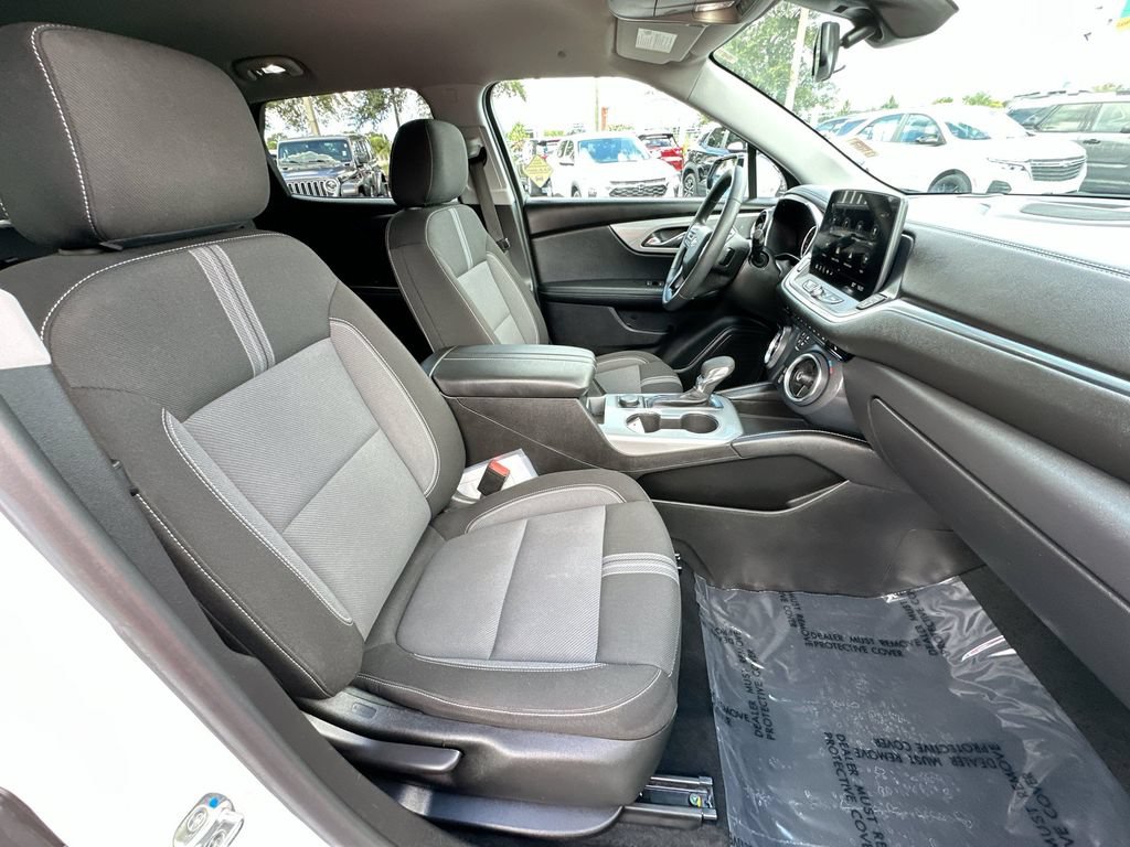 Certified 2025 Chevrolet Blazer LT FWD image 27