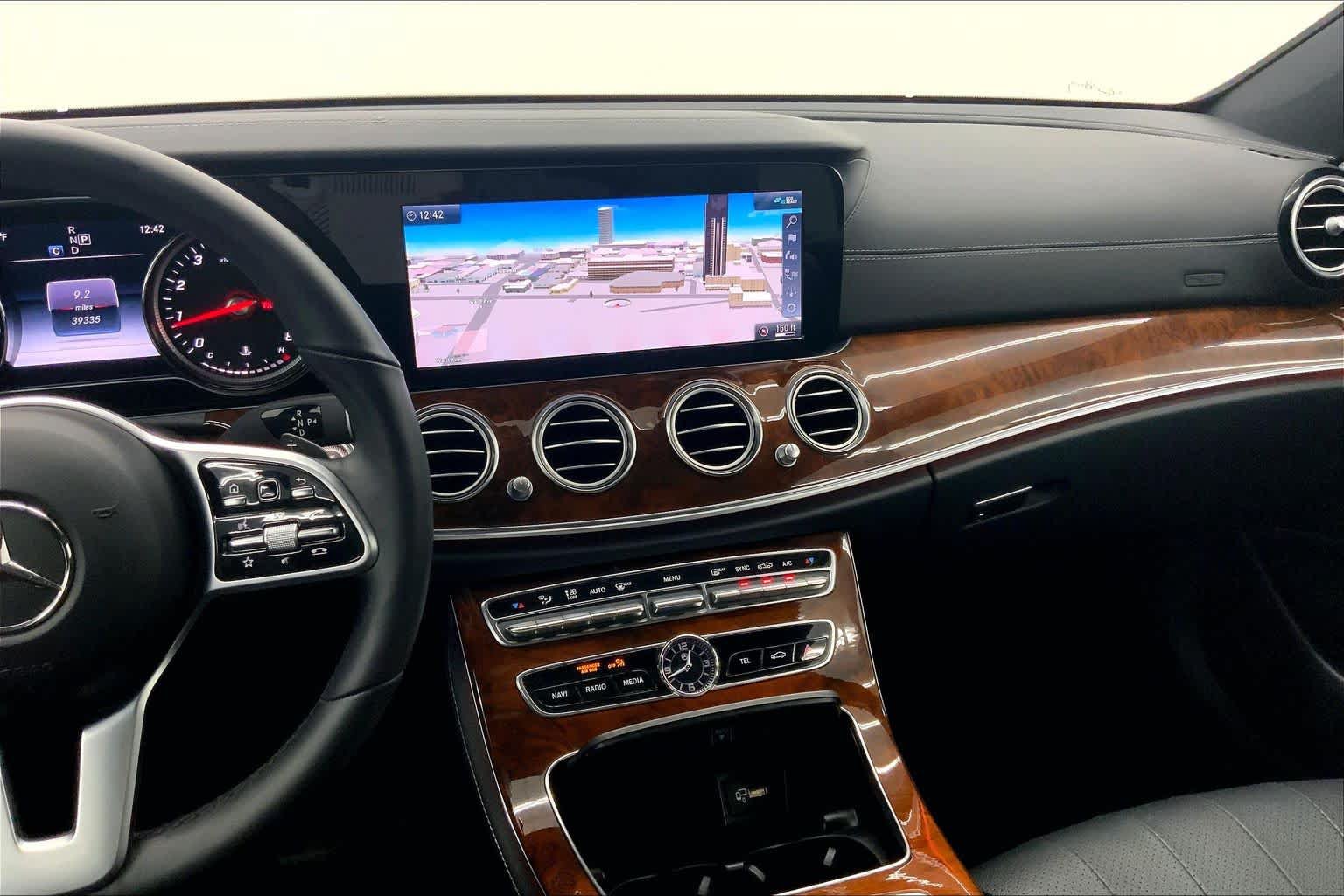 Used 2019 Mercedes-Benz E 300 4MATIC image 25