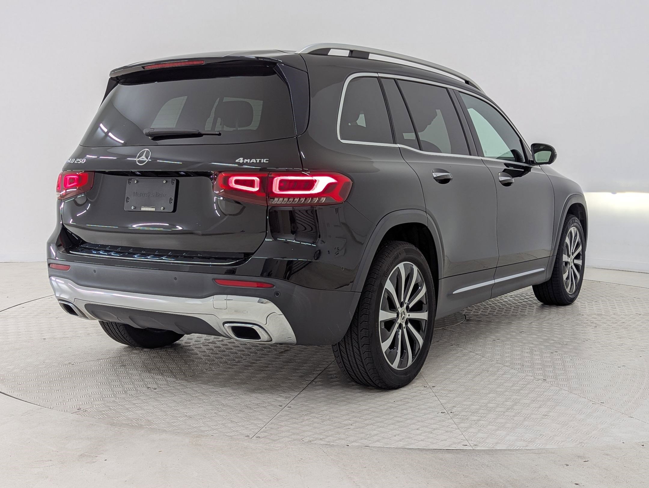 Used 2021 Mercedes-Benz GLB 250 4MATIC image 9