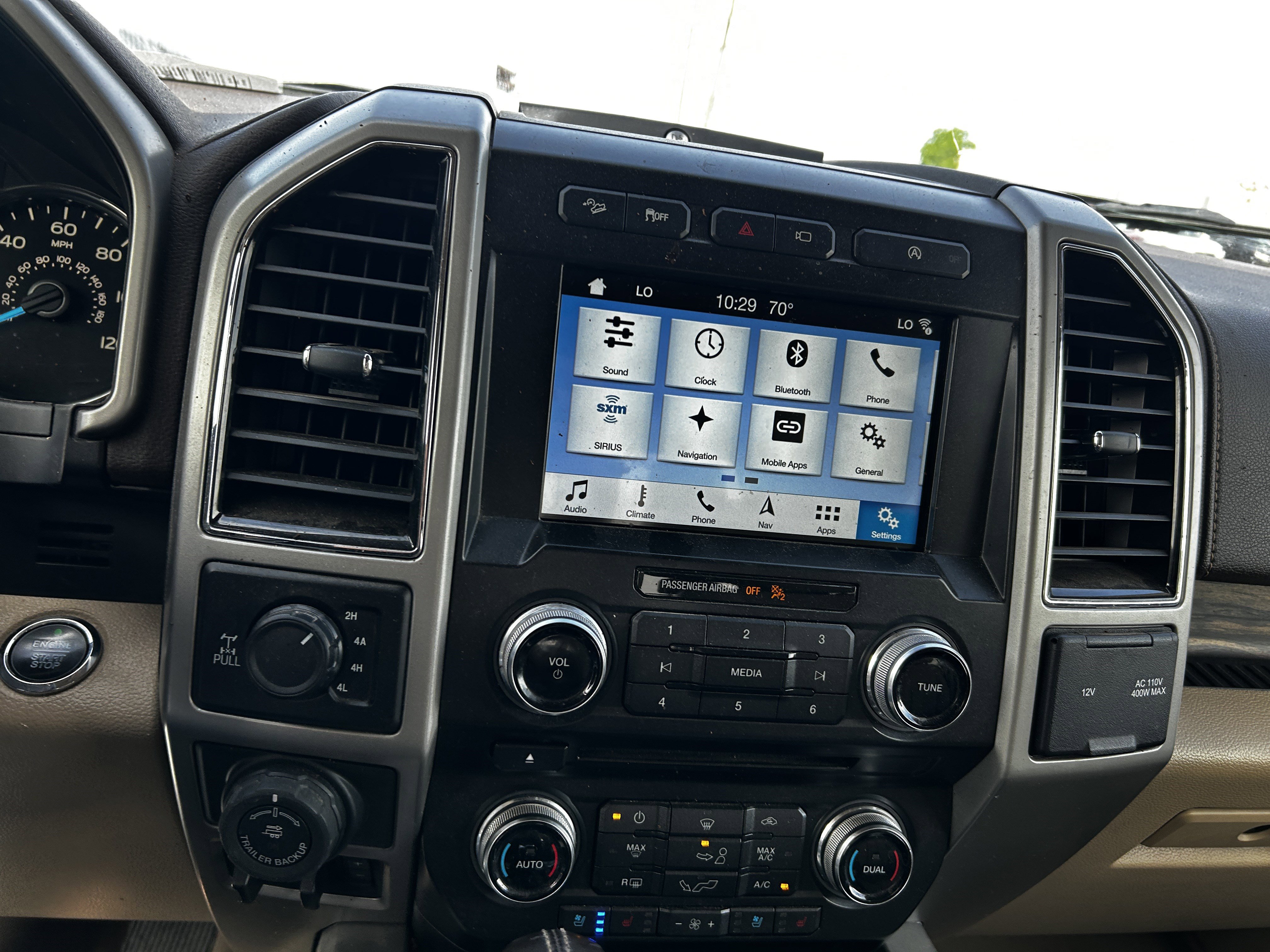 Used 2018 Ford F150 Lariat w/ Equipment Group 502A Luxury AWD/4WD image 15