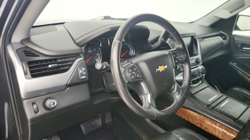 Used 2018 Chevrolet Suburban Premier RWD image 13