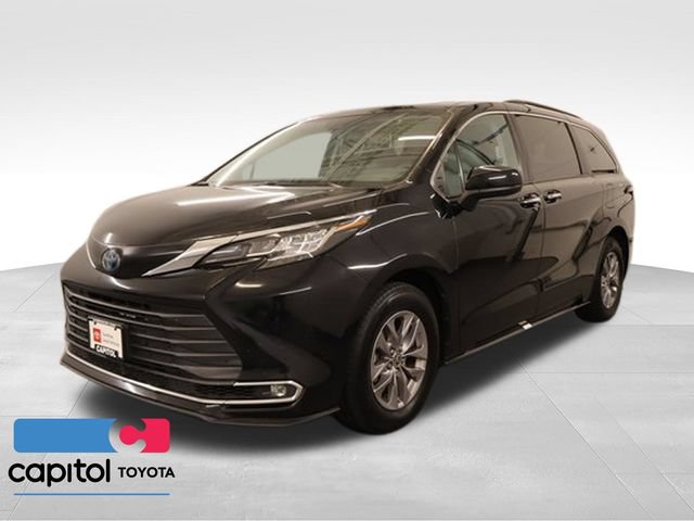 Used 2023 Toyota Sienna XLE FWD image 6