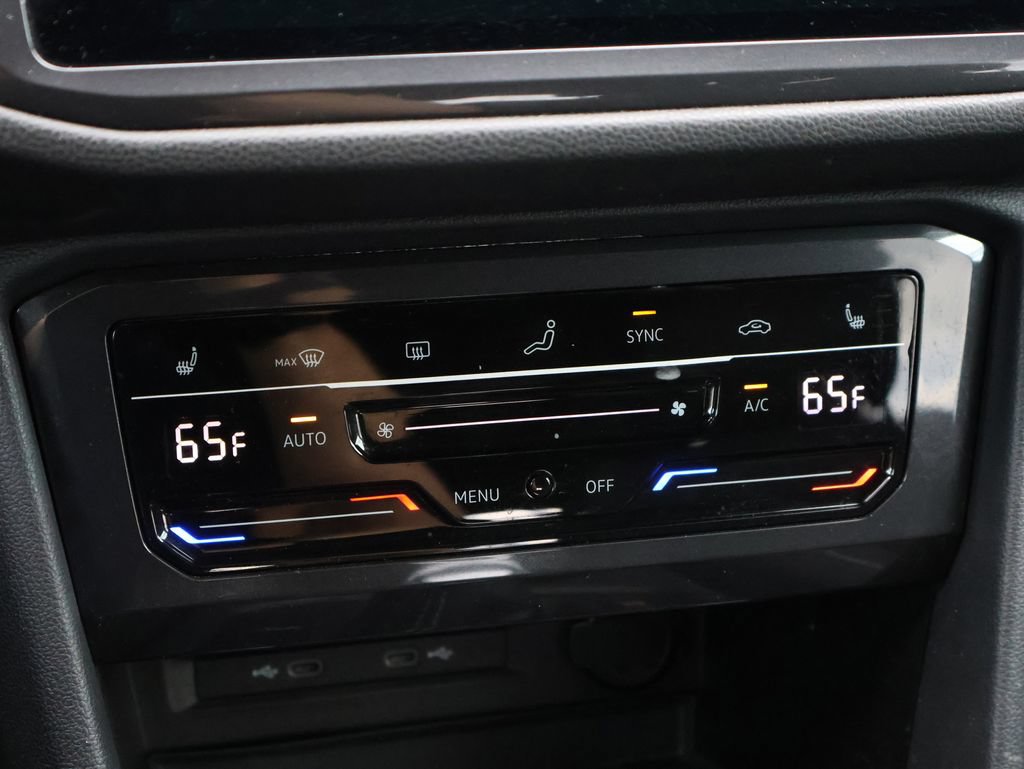 Certified 2023 Volkswagen Tiguan SE R-Line FWD image 26
