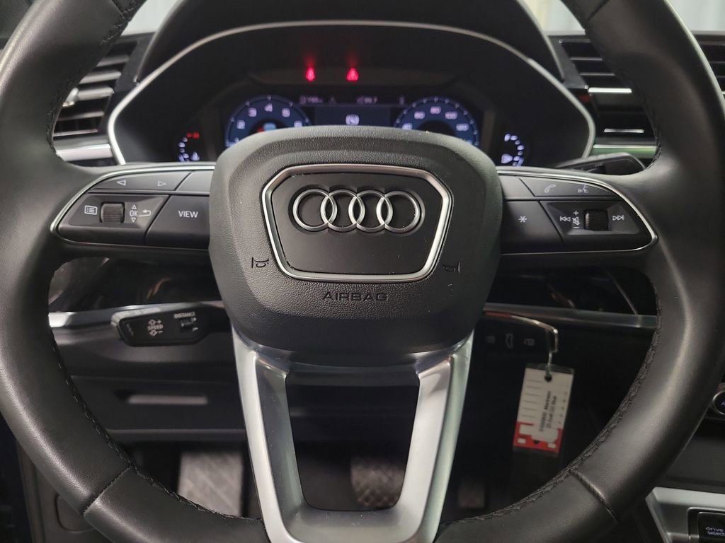 Used 2025 Audi Q3 2.0T Premium image 18