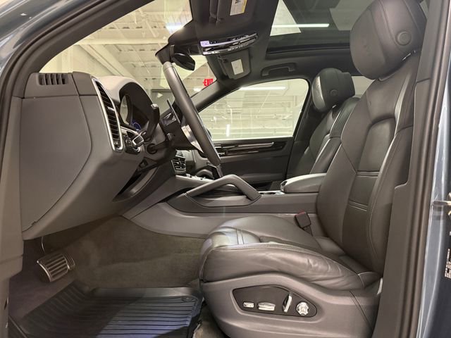Certified 2019 Porsche Cayenne S AWD/4WD image 5