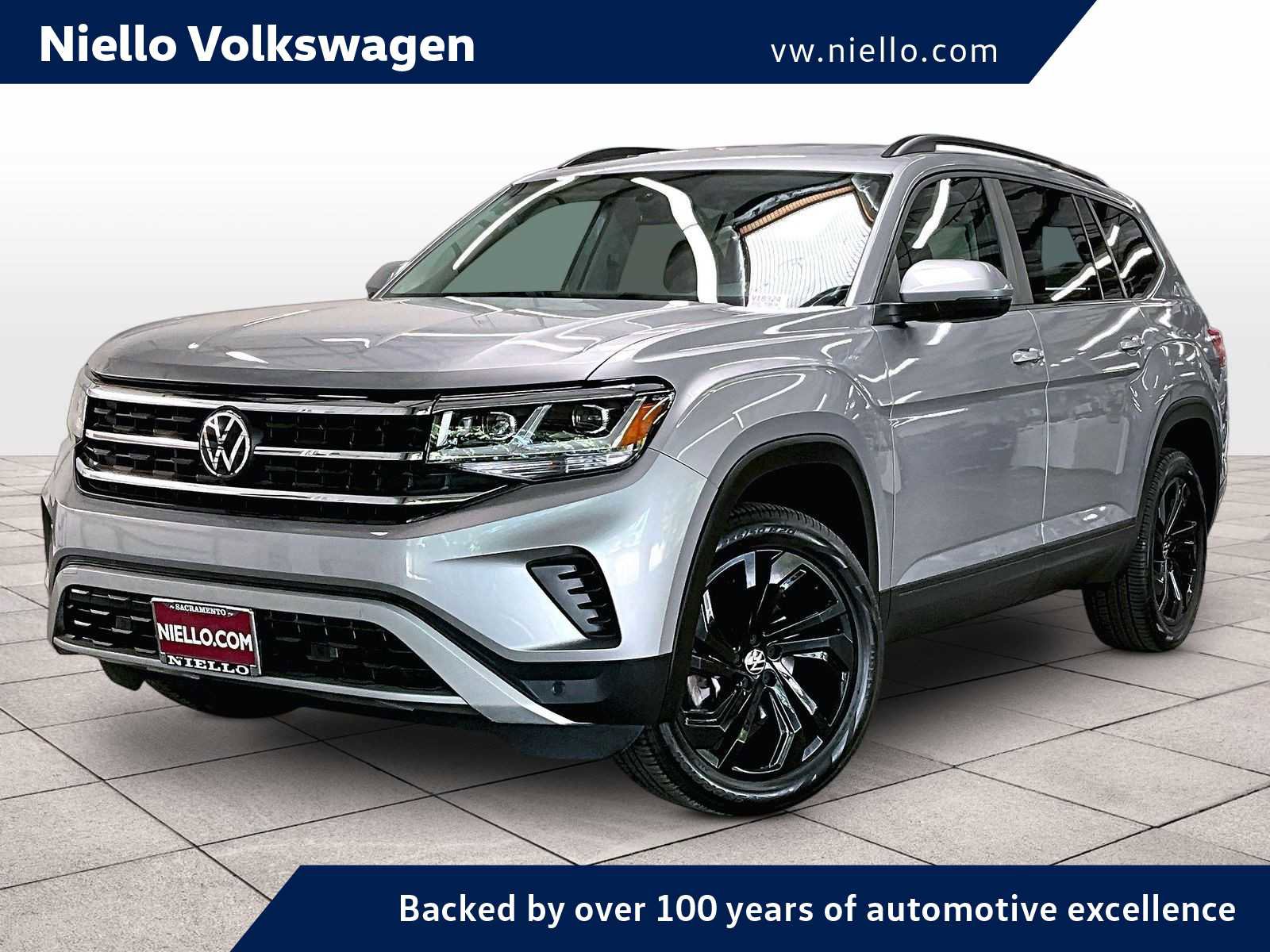Used 2023 Volkswagen Atlas SE w/ Black Wheel Package FWD image 1
