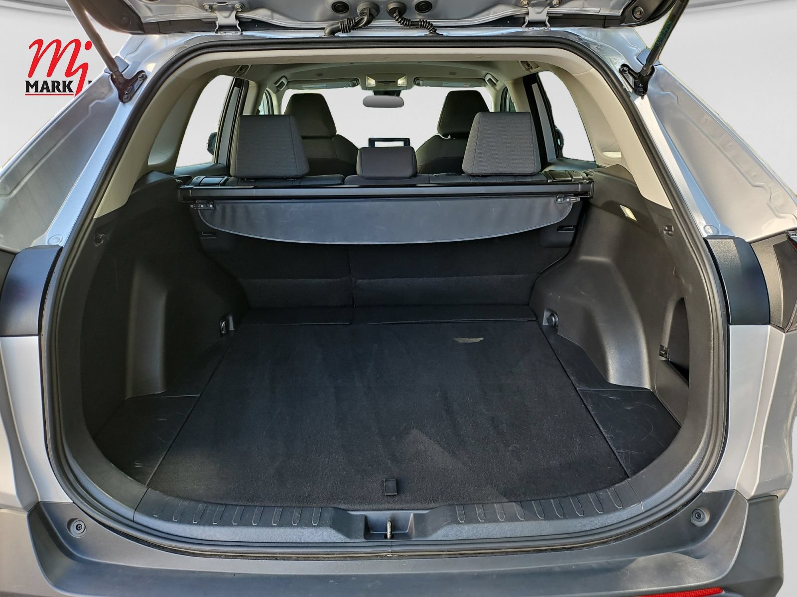 Used 2025 Toyota RAV4 XLE FWD image 19
