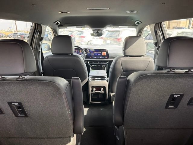 Used 2026 Chevrolet Traverse High Country FWD image 17