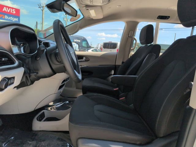 Used 2024 Chrysler Voyager LX image 24