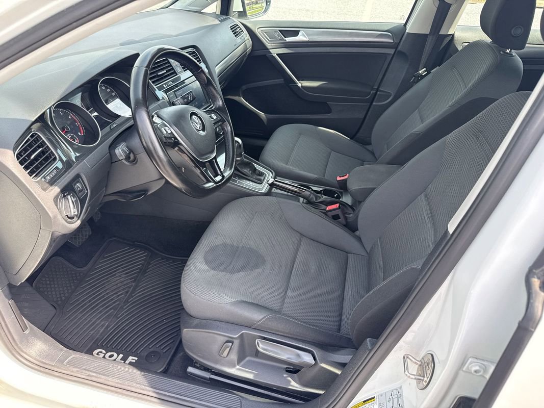 Used 2018 Volkswagen Golf S image 10