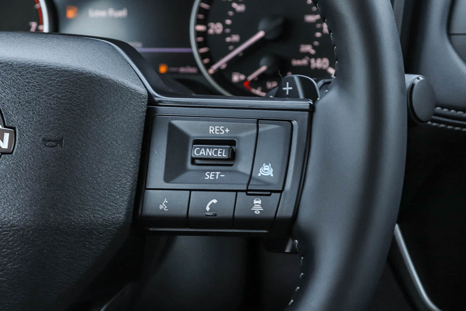 Used 2025 Nissan Rogue SV FWD image 23