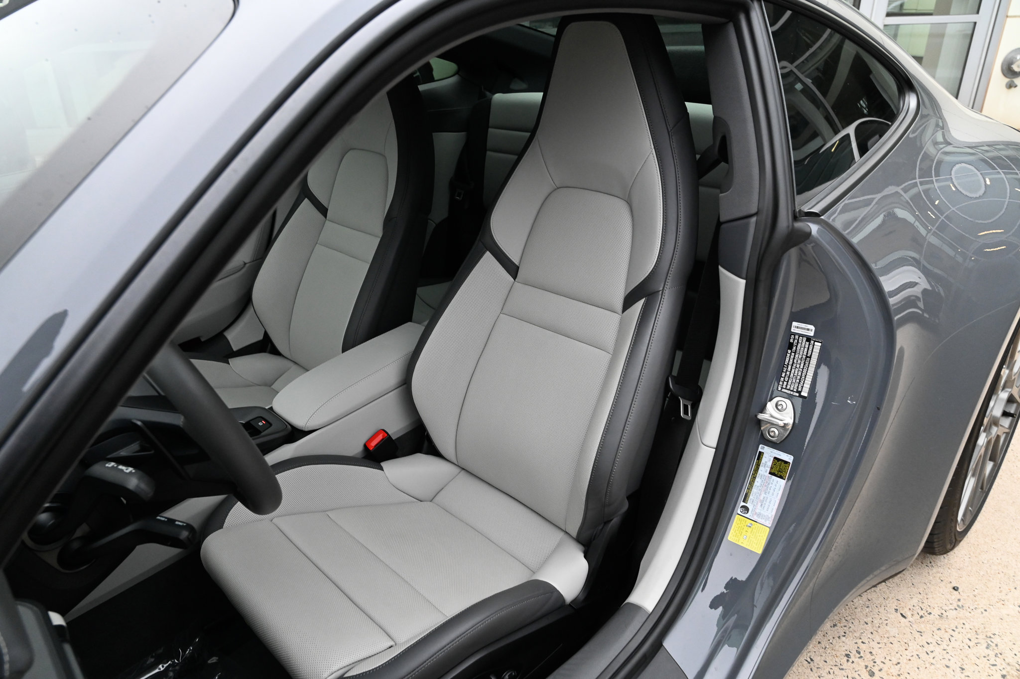 Used 2025 Porsche 911 Carrera image 18