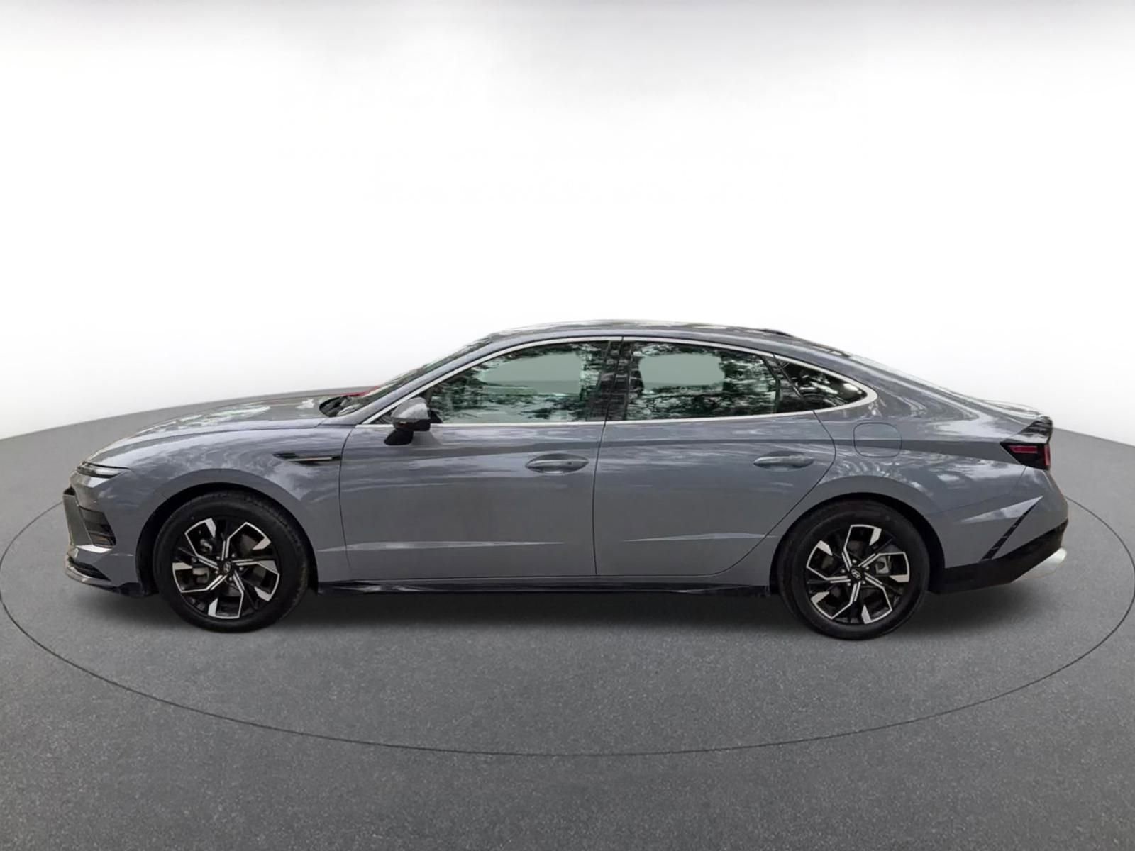 Used 2025 Hyundai Sonata SEL FWD image 9