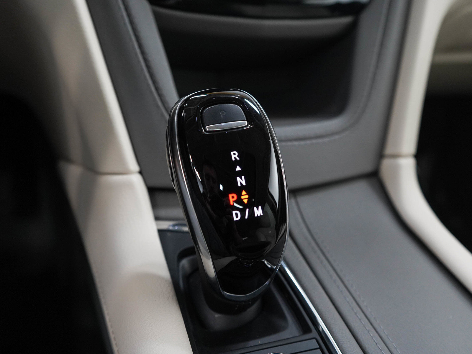 Used 2022 Cadillac XT6 Premium Luxury AWD/4WD image 23