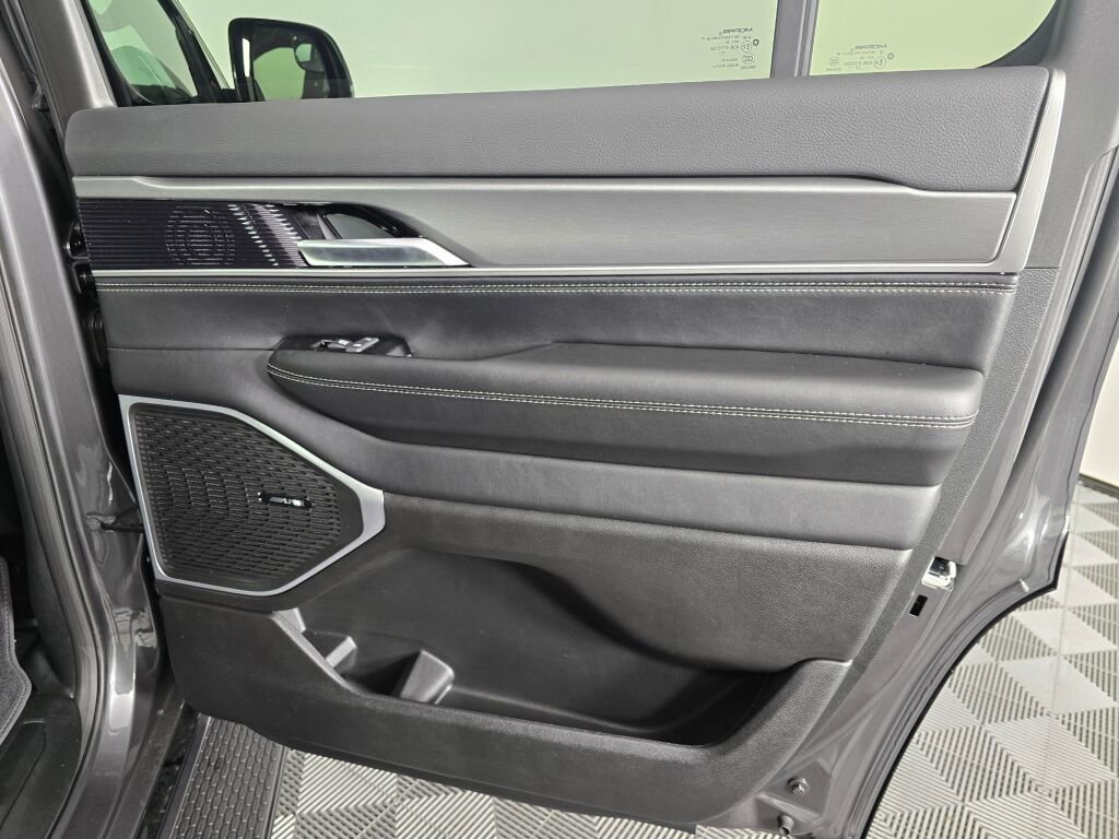 New 2026 Jeep Grand Wagoneer 4WD image 41