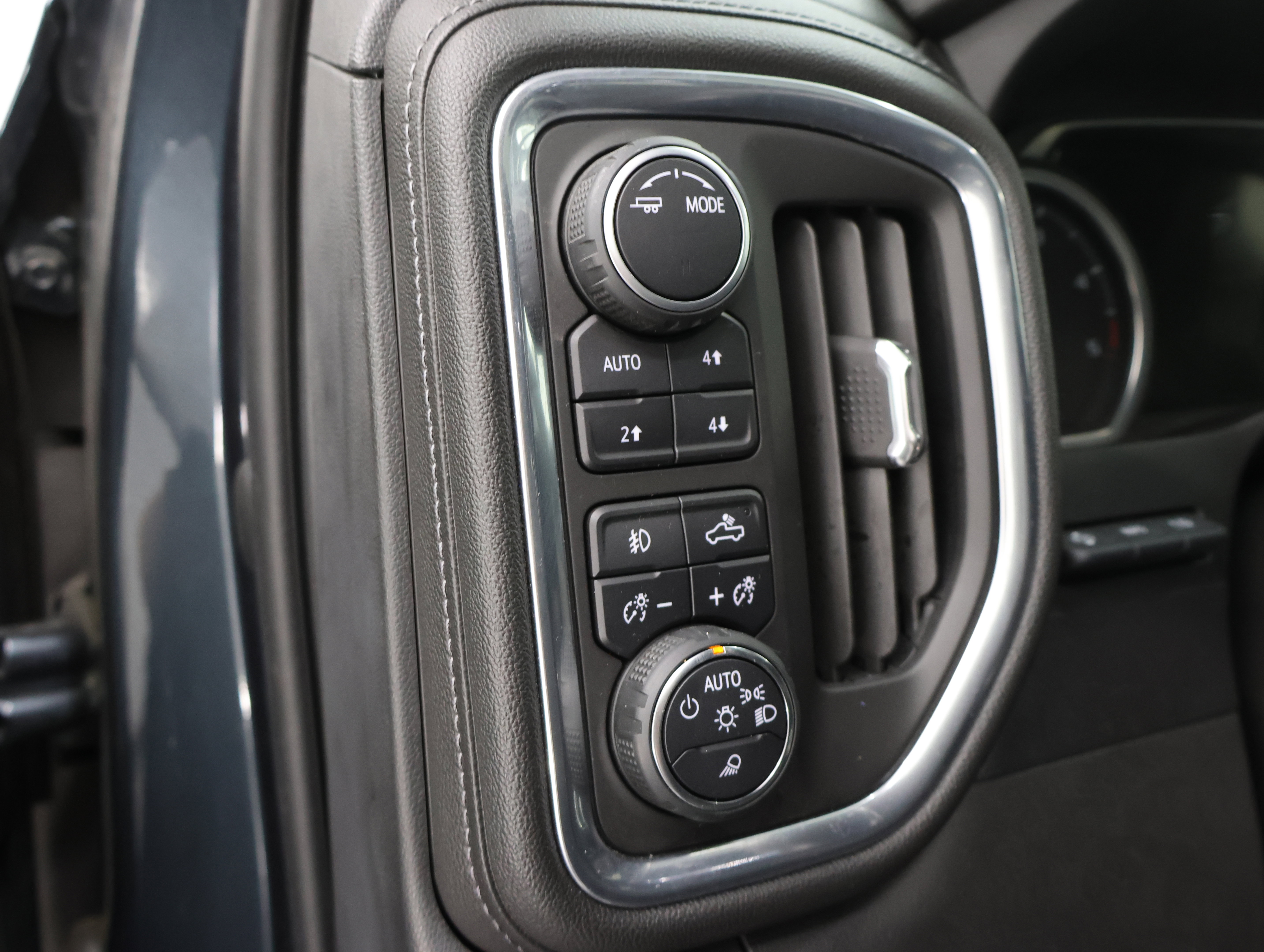 Used 2020 Chevrolet Silverado 2500 LTZ w/ LTZ Premium Package AWD/4WD image 53