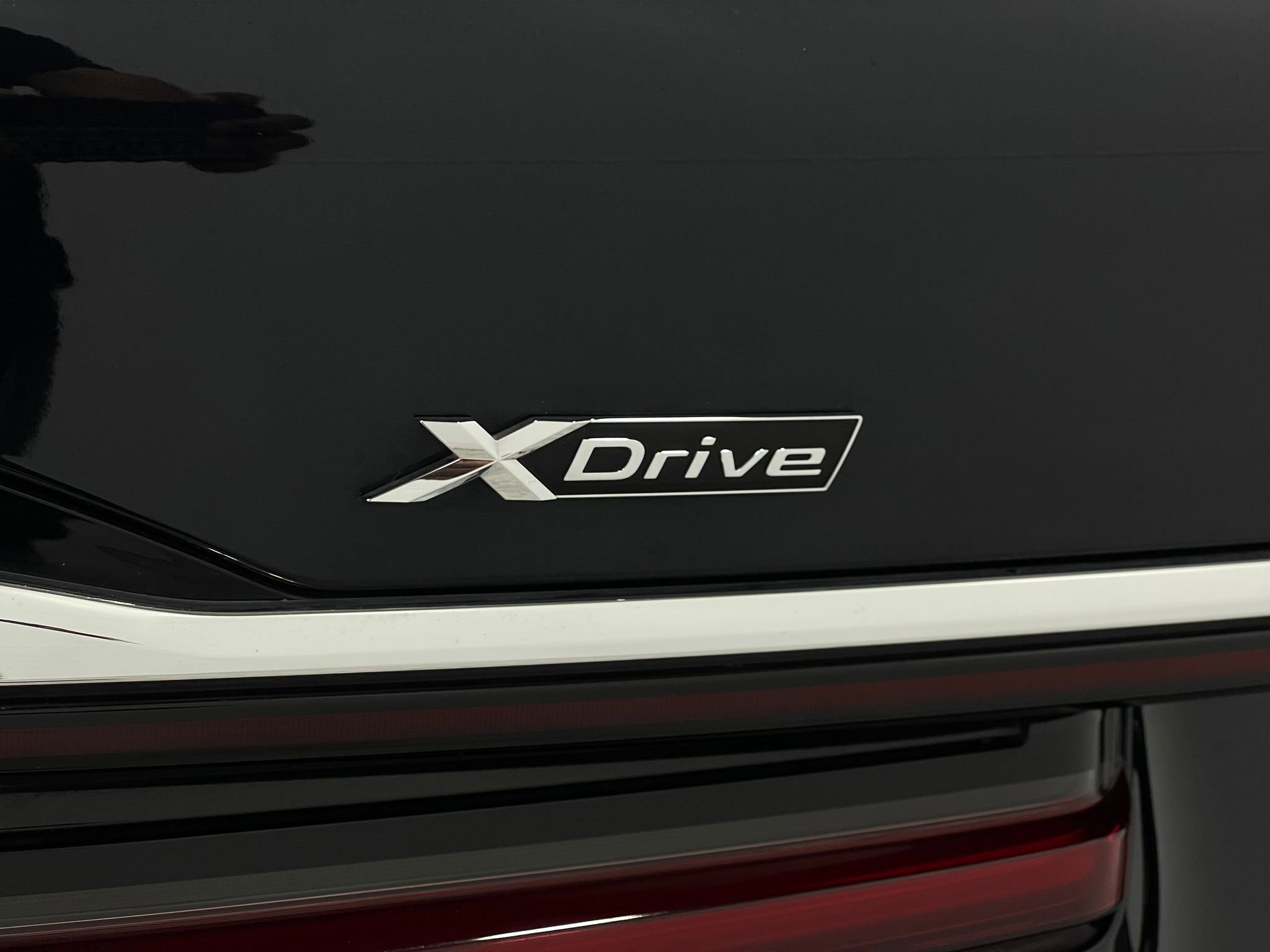 Used 2021 BMW 750i xDrive w/ Executive Package image 39