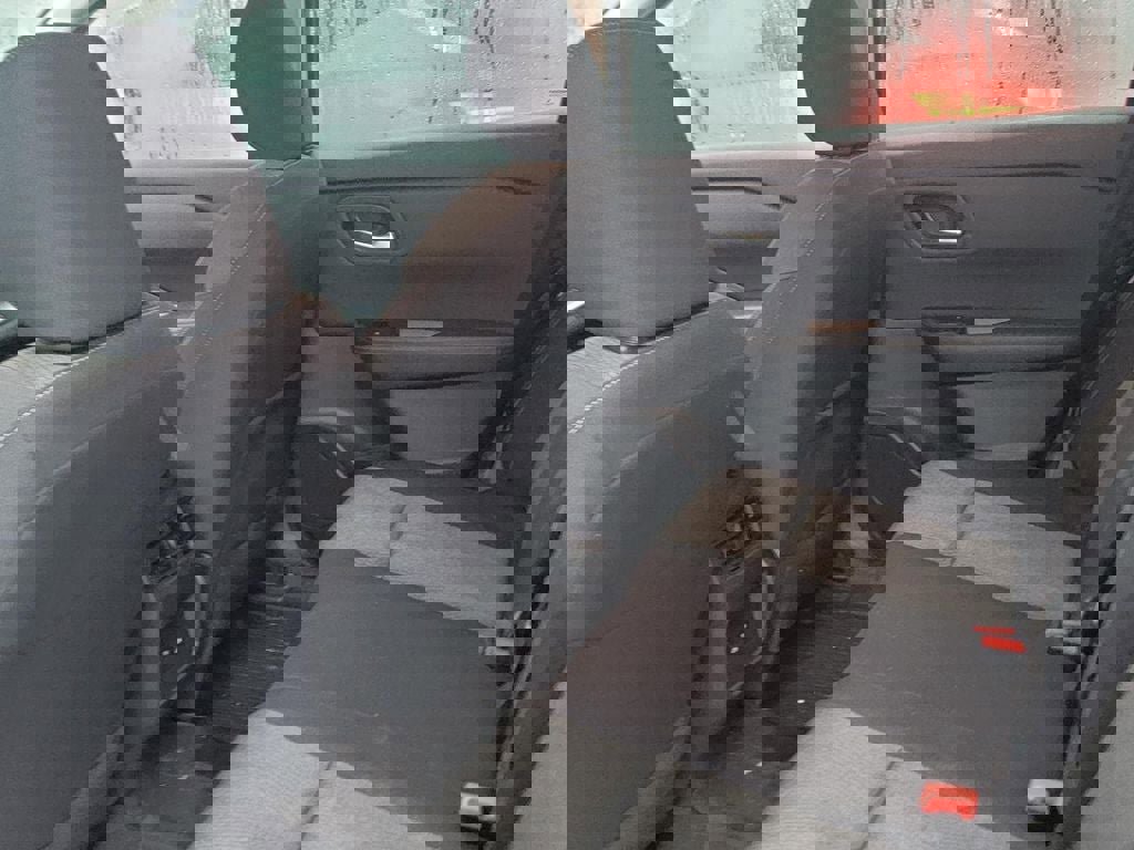 Certified 2025 Nissan Rogue SV image 11